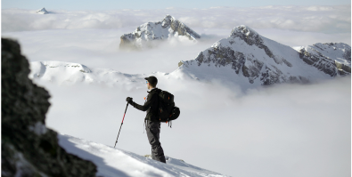 Czym jest skitouring? Zimowa przygoda krok po kroku