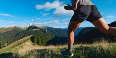 Sprzęt na biegi trailowe – co warto mieć na szlaku?