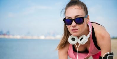 Fotochromy – co to są okulary fotochromowe i jak działają?