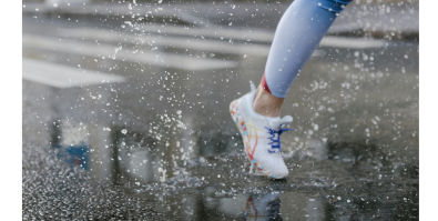 Bieganie w deszczu – jak trenować, żeby wzmocnić ciało?